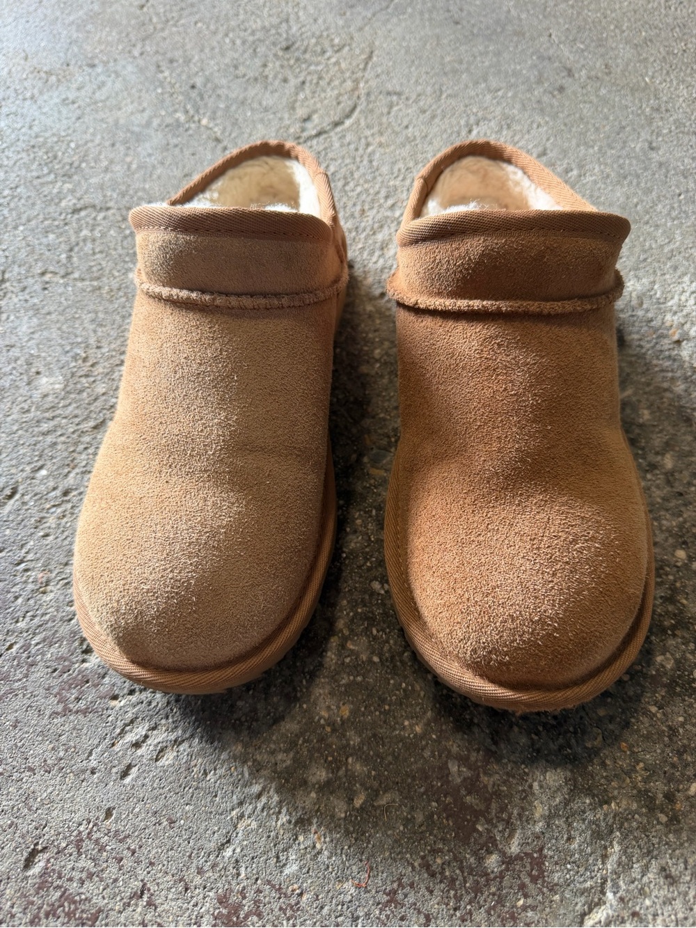 UGG Kids Chestnut Slip-On Suede Clog